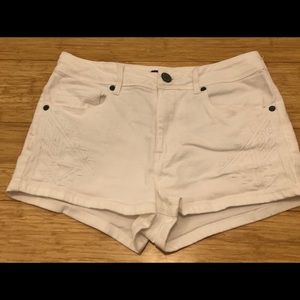 Kendall and Kylie Jenner shorts